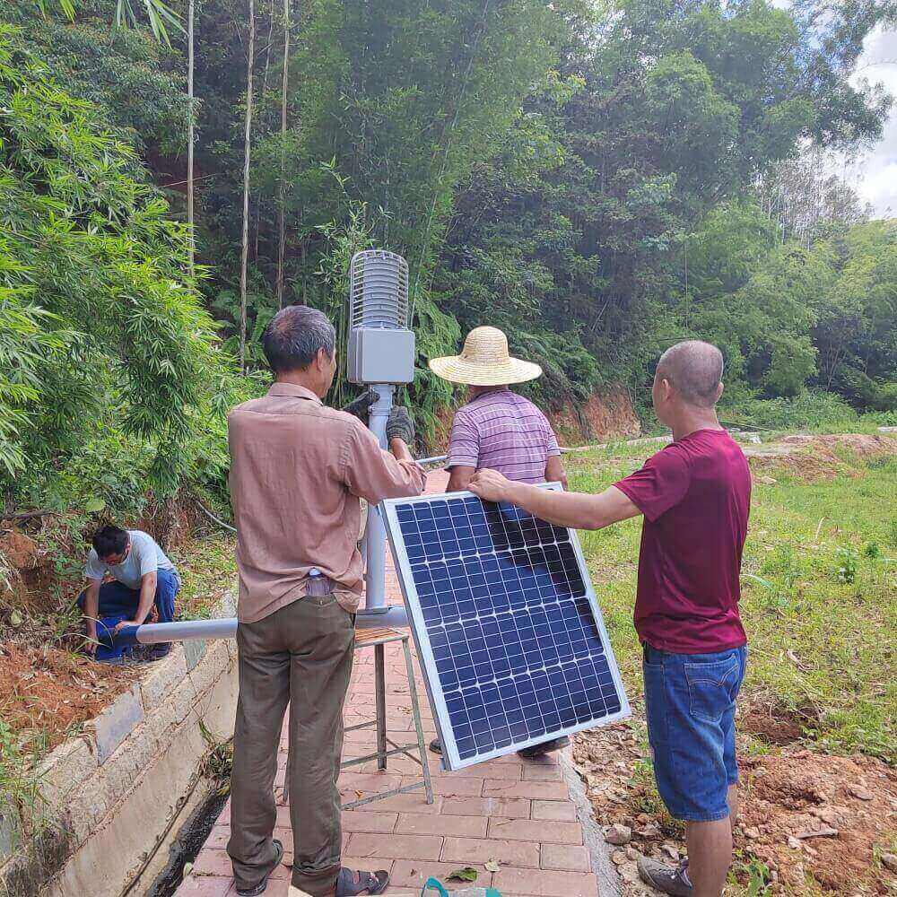 nhà máy sản xuất đèn đường năng lượng mặt trời